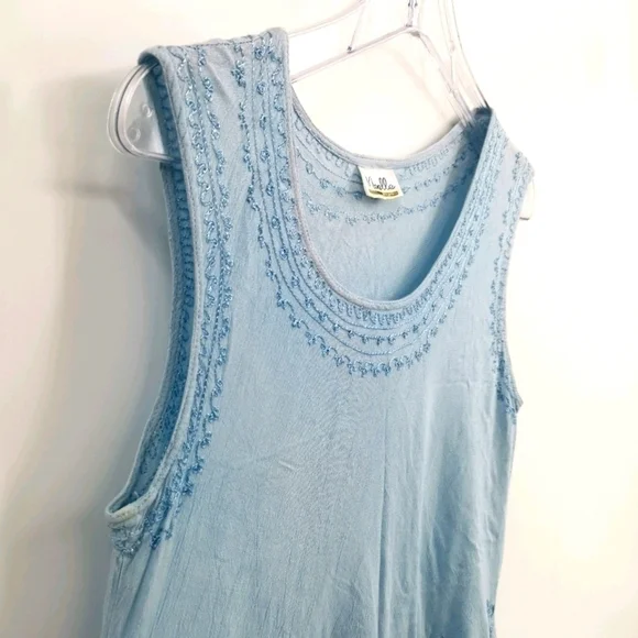 Noelle Women's One Size Blue Embroidered Tank Top - Picture 4 of 13